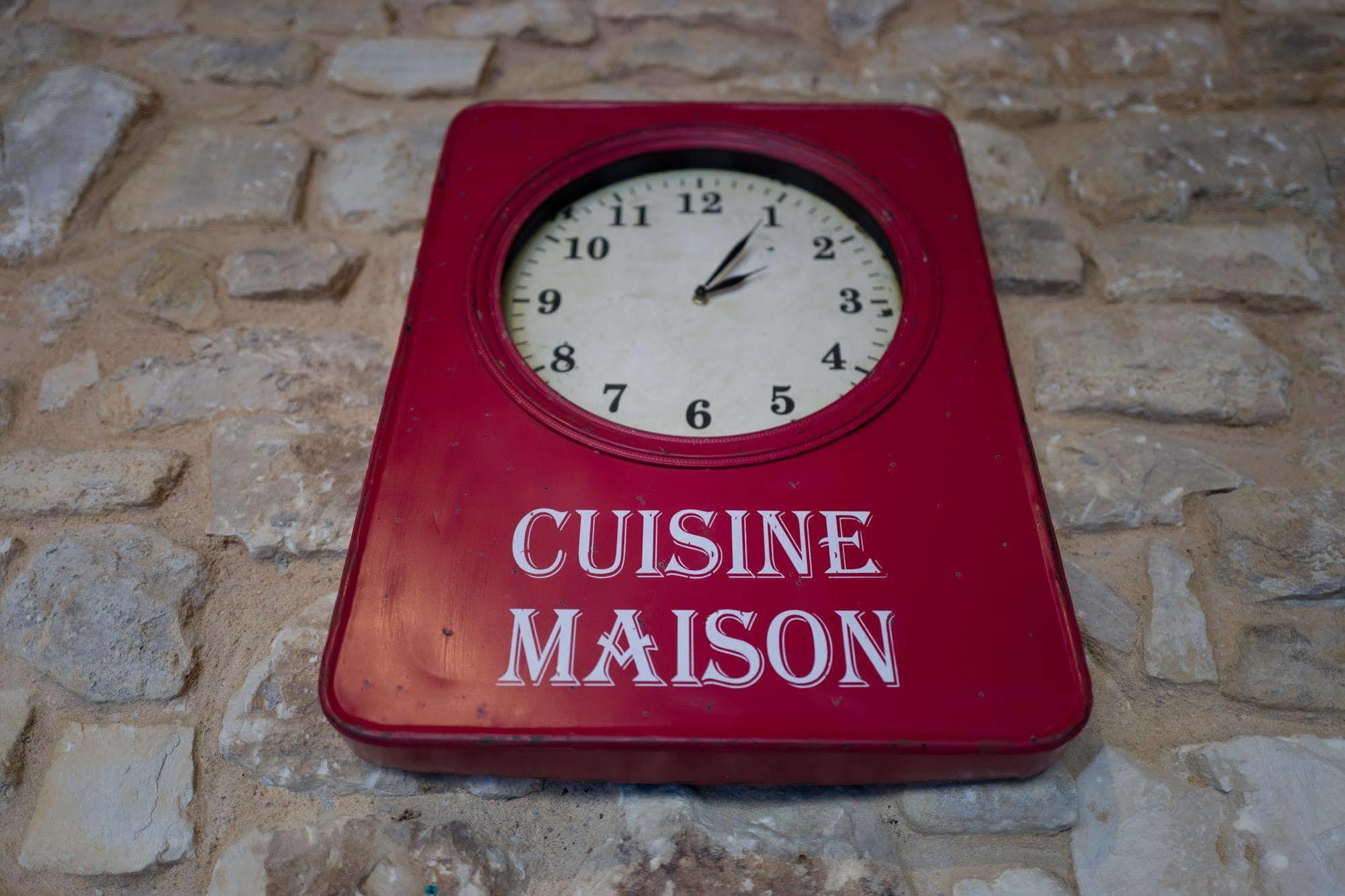 Le Crillon Hotel Murs  ภายนอก รูปภาพ