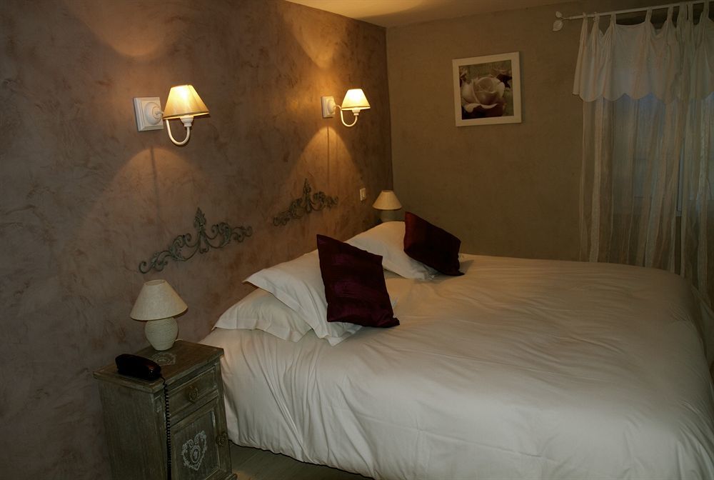 Le Crillon Hotel Murs  ภายนอก รูปภาพ