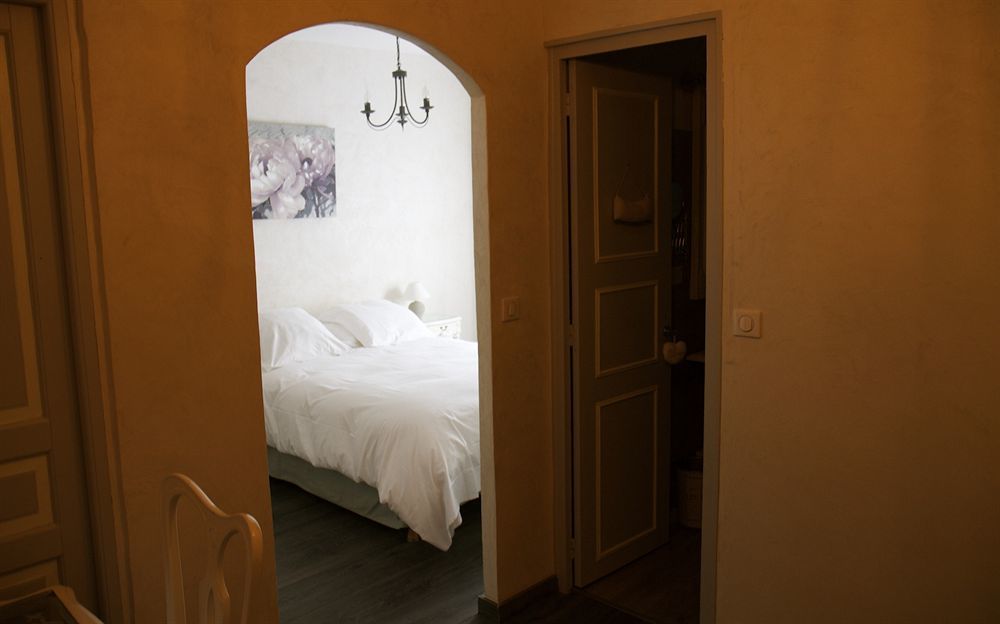 Le Crillon Hotel Murs  ภายนอก รูปภาพ