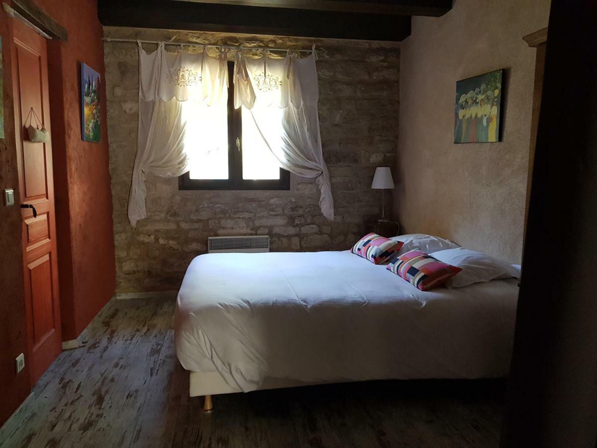 Le Crillon Hotel Murs  ภายนอก รูปภาพ